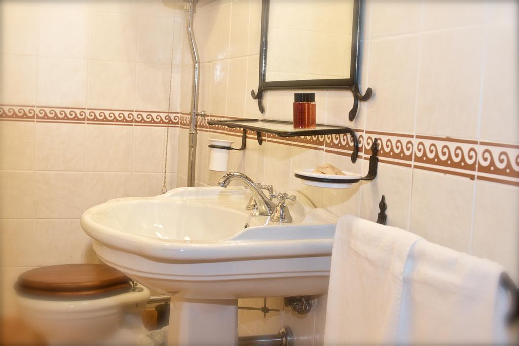 Vila Rosso Porpora Colle Umberto  Exteriér fotografie